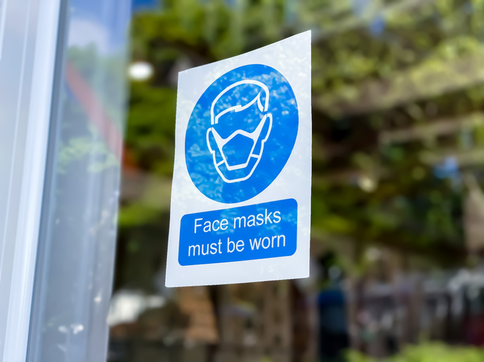 retail store covid-19 mandatory face mask sign